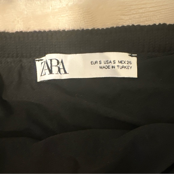 Zara Black Geometric Knit Mini Skirt - Picture 2 of 4